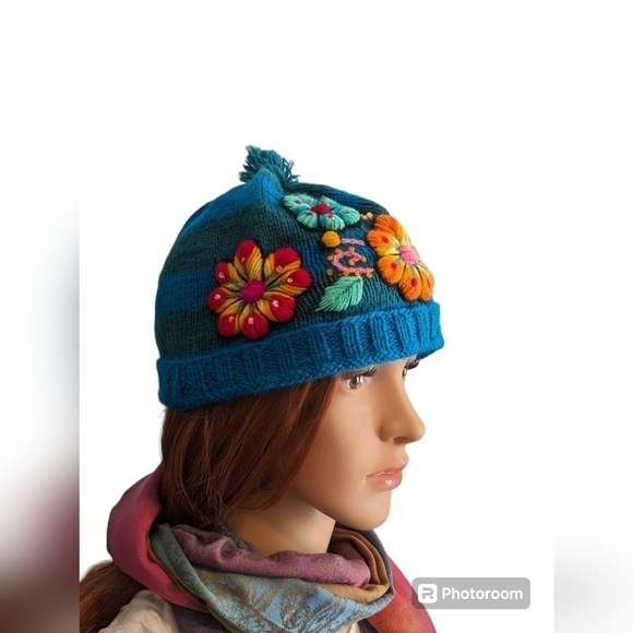 Beautiful Chullo Handmade flower multicolor design/ Boho style - Picture 2 of 8